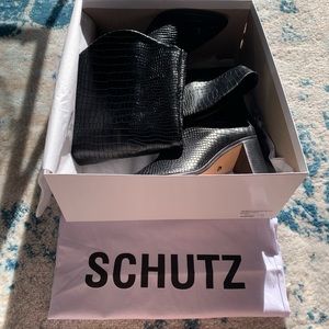 Schutz Analeah black slip on boots